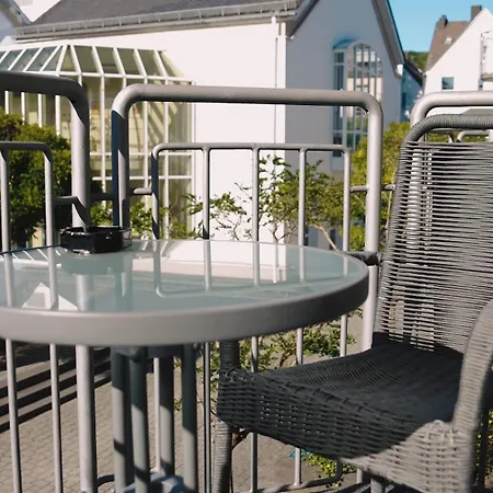 Mit Balkon, Kueche & Waschmaschine An Der Whu *