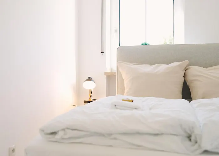 Mit Balkon, Kueche & Waschmaschine An Der Whu * ולנדר