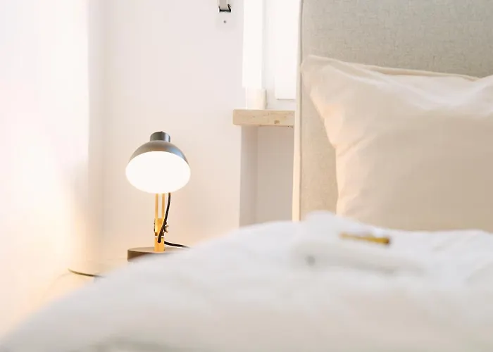 Mit Balkon, Kueche & Waschmaschine An Der Whu דירה